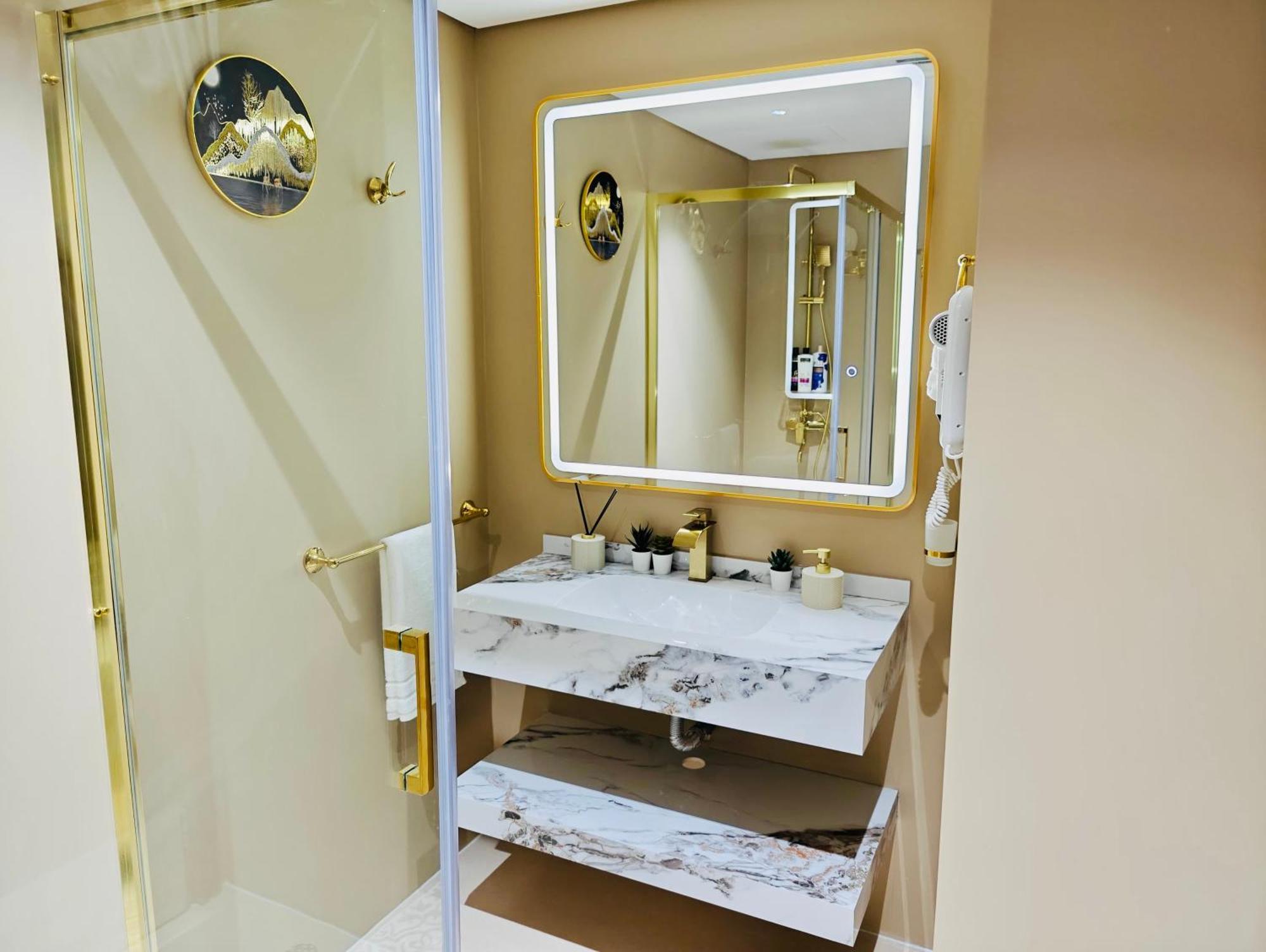 369 Stays- 1 Bedroom Apartment In Sports City Dubaï Extérieur photo